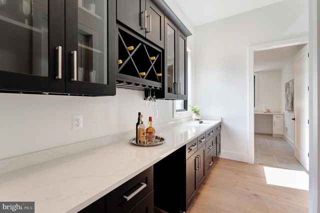 6908 SOUTHRIDGE DR, Mclean, VA 22101