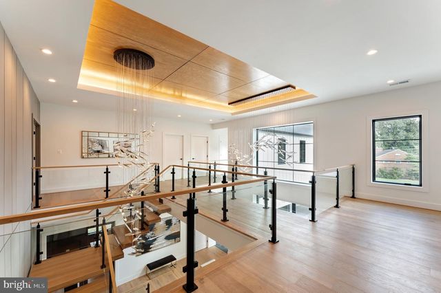 6908 SOUTHRIDGE DR, Mclean, VA 22101