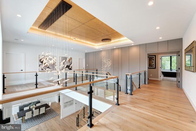 6908 SOUTHRIDGE DR, Mclean, VA 22101