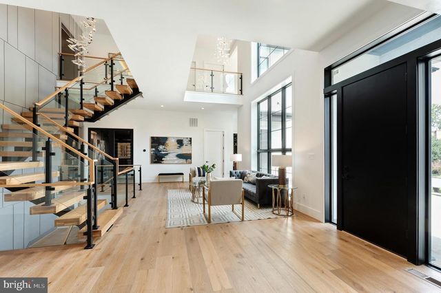 6908 SOUTHRIDGE DR, Mclean, VA 22101