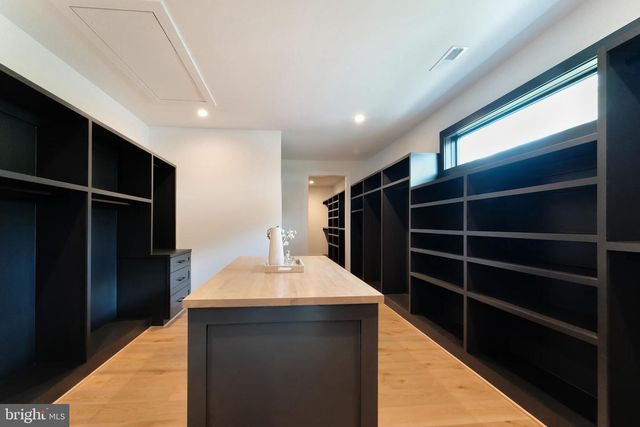 6908 SOUTHRIDGE DR, Mclean, VA 22101