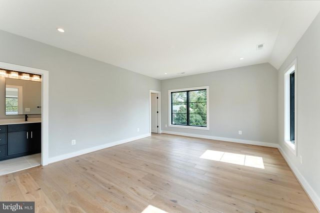 6908 SOUTHRIDGE DR, Mclean, VA 22101