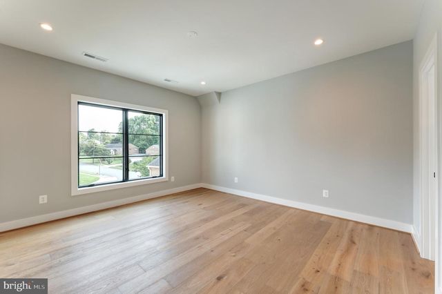 6908 SOUTHRIDGE DR, Mclean, VA 22101