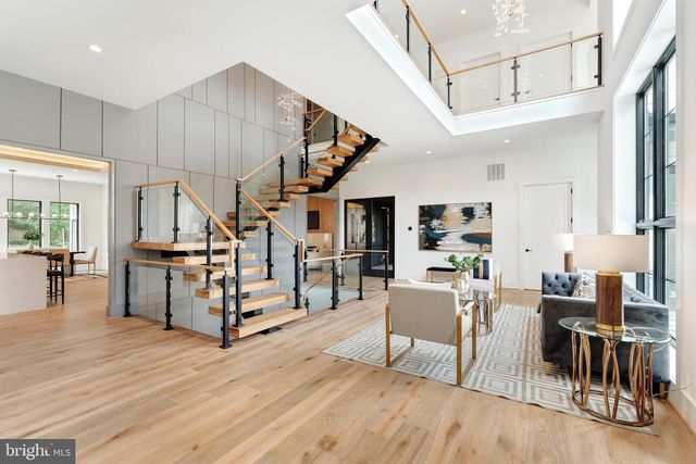 6908 SOUTHRIDGE DR, Mclean, VA 22101