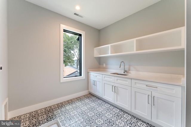 6908 SOUTHRIDGE DR, Mclean, VA 22101