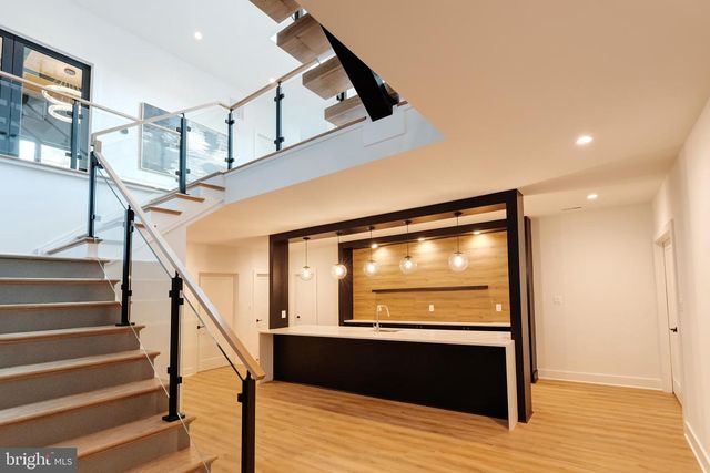 6908 SOUTHRIDGE DR, Mclean, VA 22101