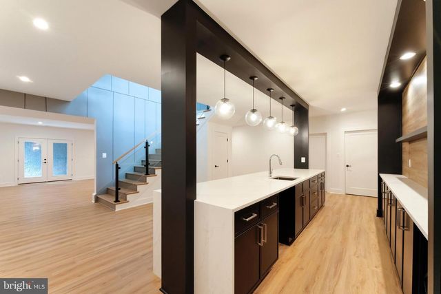 6908 SOUTHRIDGE DR, Mclean, VA 22101