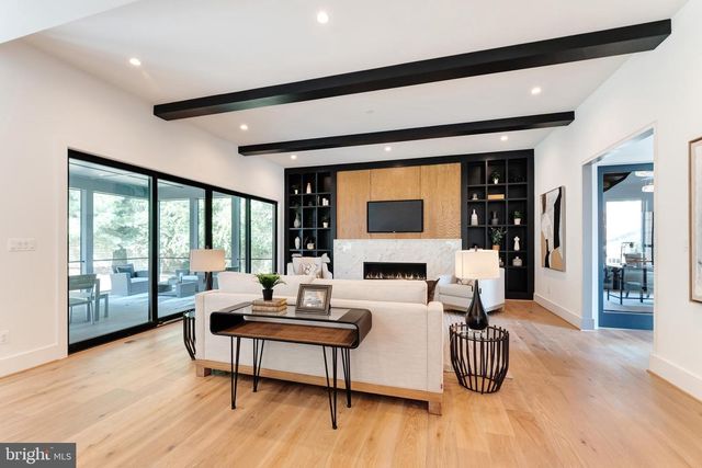 6908 SOUTHRIDGE DR, Mclean, VA 22101