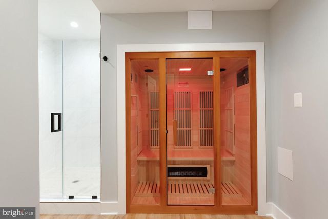 6908 SOUTHRIDGE DR, Mclean, VA 22101