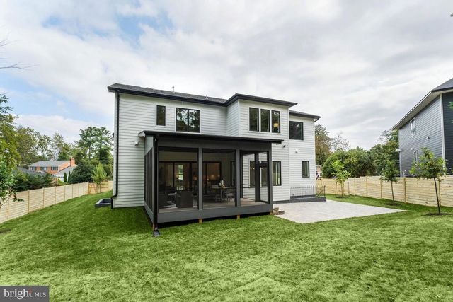 6908 SOUTHRIDGE DR, Mclean, VA 22101