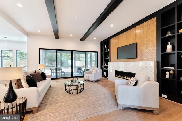 6908 SOUTHRIDGE DR, Mclean, VA 22101