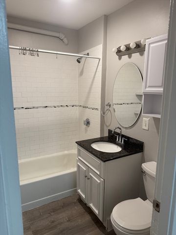 32 Mechanic St 2L, Fitchburg, MA 01420