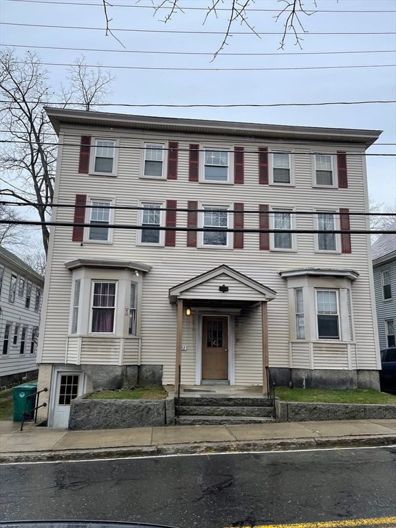 32 Mechanic St 2L, Fitchburg, MA 01420