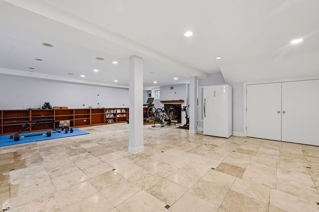 4900 S Kimbark Avenue, Chicago, IL 60615