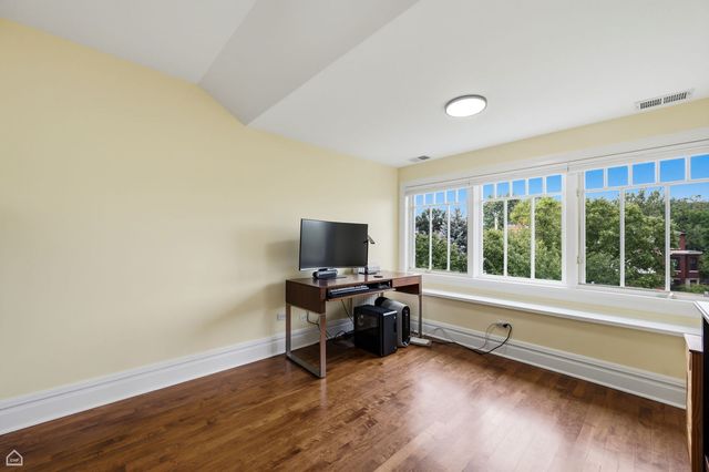 4900 S Kimbark Avenue, Chicago, IL 60615
