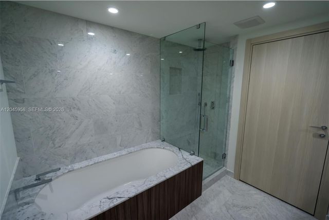 1000 Brickell Plaza 2506, Miami, FL 33131