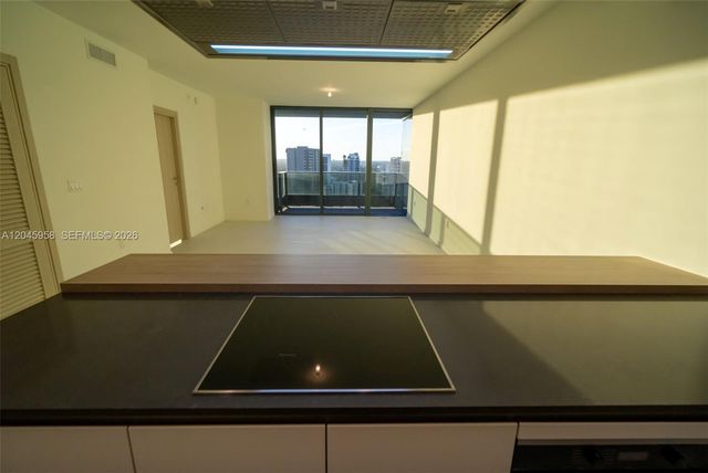 1000 Brickell Plaza 2506, Miami, FL 33131