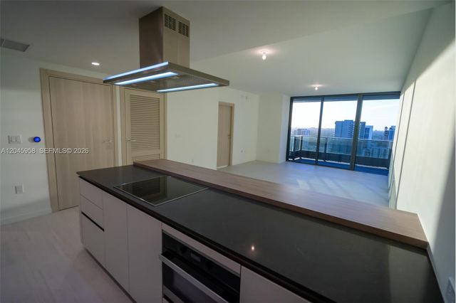 1000 Brickell Plaza 2506, Miami, FL 33131