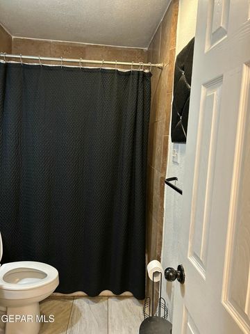 5733 Arrowhead Drive, El Paso, TX 79924