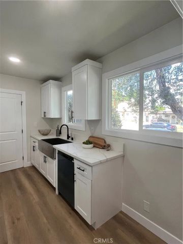 6724 Wynne Avenue, Los Angeles, CA 91335