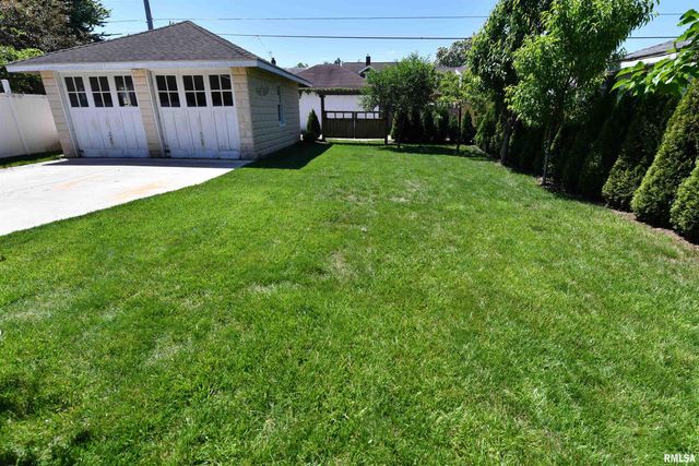 2226 W ROHMANN Avenue, West Peoria, IL 61604
