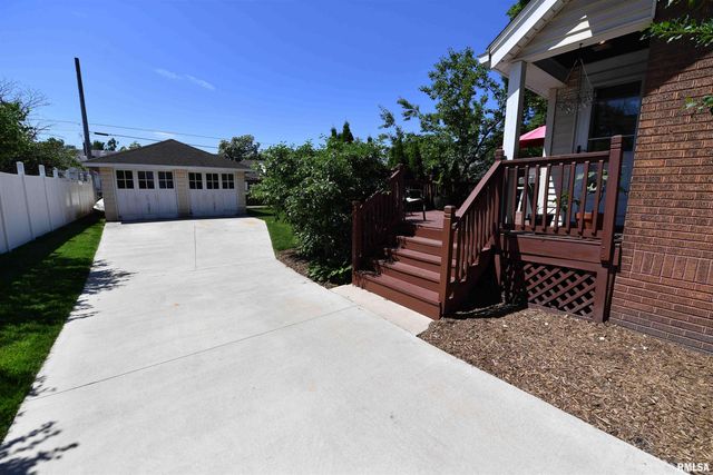 2226 W ROHMANN Avenue, West Peoria, IL 61604