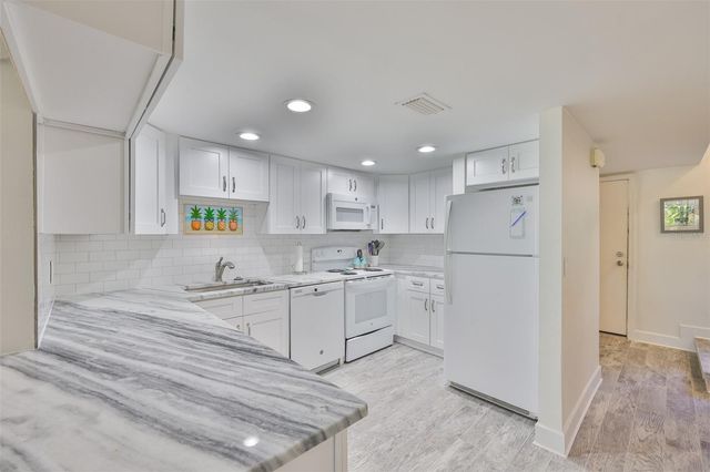 1028 APOLLO BEACH BOULEVARD 8, Apollo Beach, FL 33572