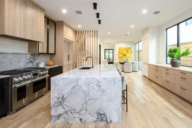 4049 Hawthorne Avenue, Dallas, TX 75219