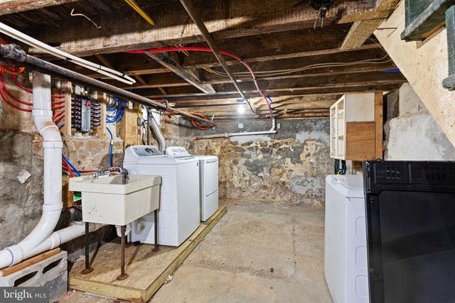 1828 E MADISON ST, Philadelphia, PA 19134