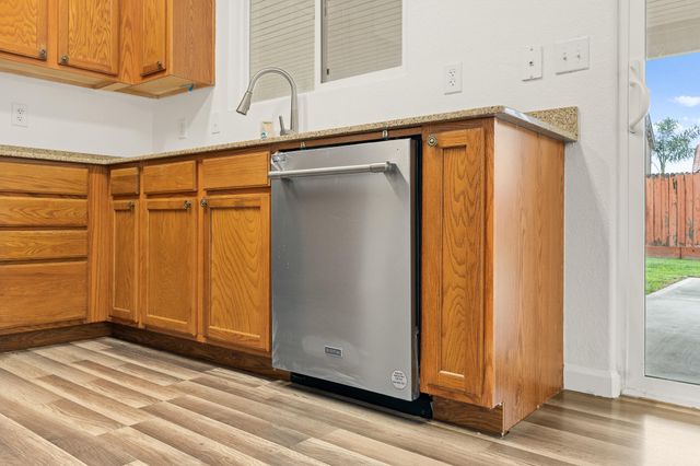 202 E Robin Avenue, Visalia, CA 93291