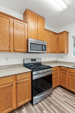 202 E Robin Avenue, Visalia, CA 93291