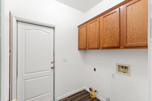 202 E Robin Avenue, Visalia, CA 93291