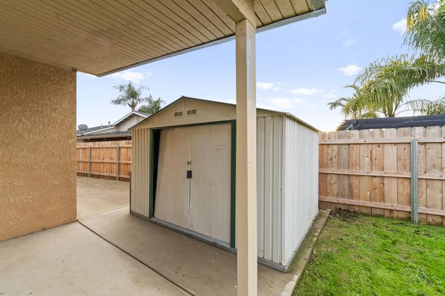 202 E Robin Avenue, Visalia, CA 93291
