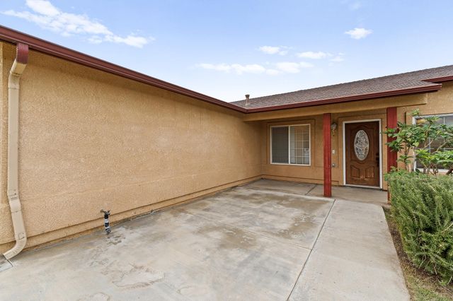 202 E Robin Avenue, Visalia, CA 93291