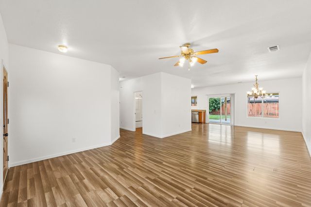 202 E Robin Avenue, Visalia, CA 93291