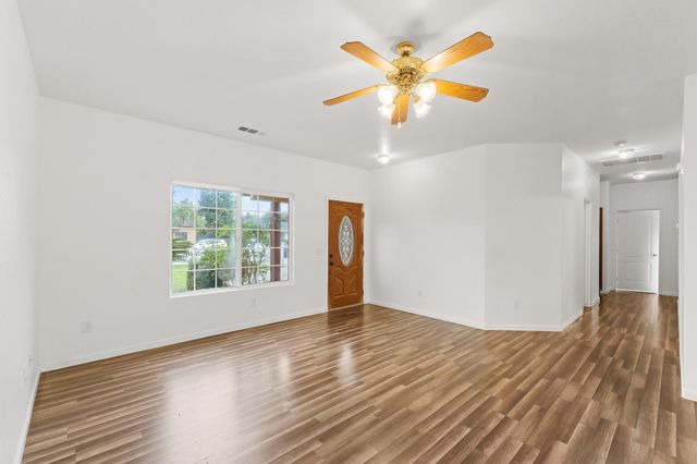 202 E Robin Avenue, Visalia, CA 93291