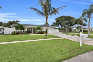 72 WILLOW Road, Tequesta, FL 33469
