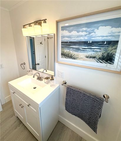 11 Russell Avenue 2, Newport, RI 02840