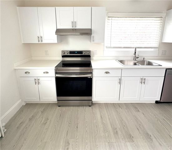 11 Russell Avenue 2, Newport, RI 02840