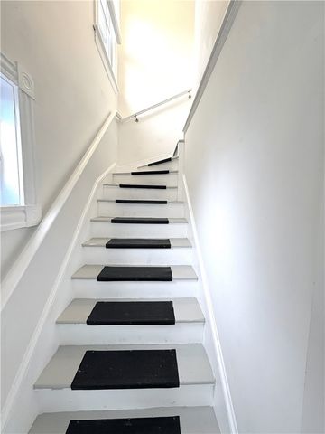 11 Russell Avenue 2, Newport, RI 02840
