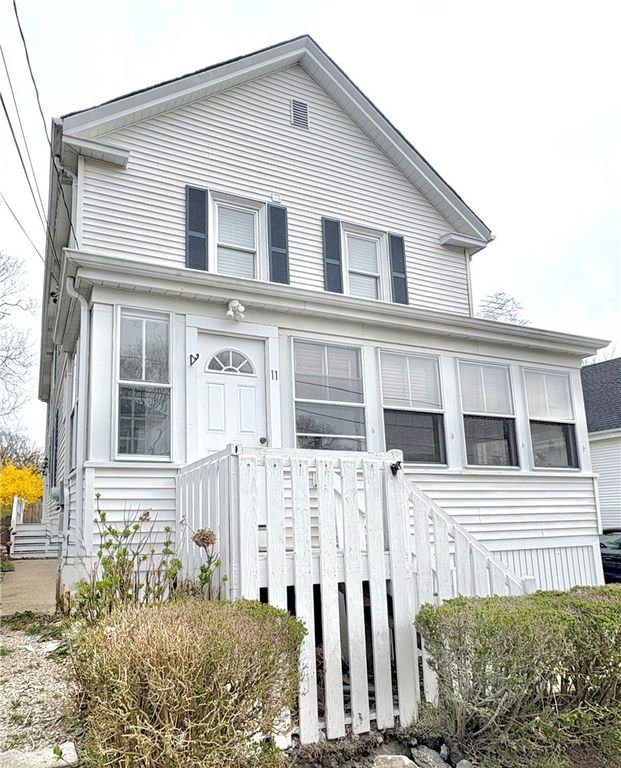 11 Russell Avenue 2, Newport, RI 02840