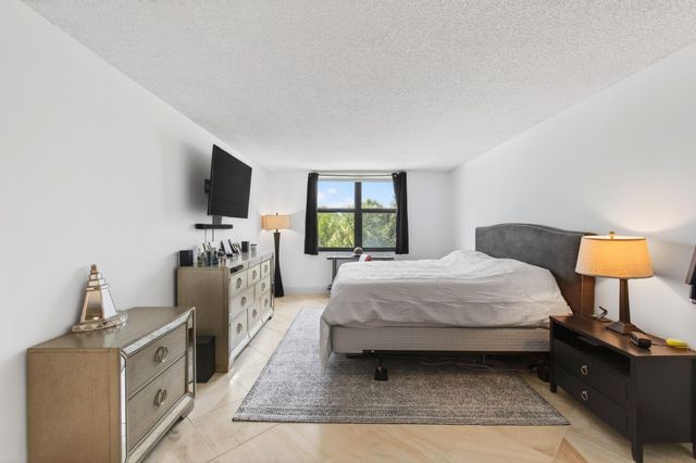 2001 N Ocean Boulevard 305, Boca Raton, FL 33431