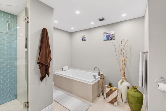 2001 N Ocean Boulevard 305, Boca Raton, FL 33431