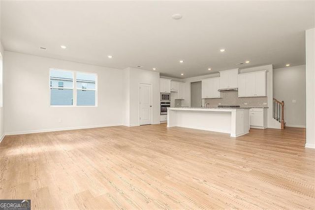 410 POINT PLACE Drive, Loganville, GA 30052