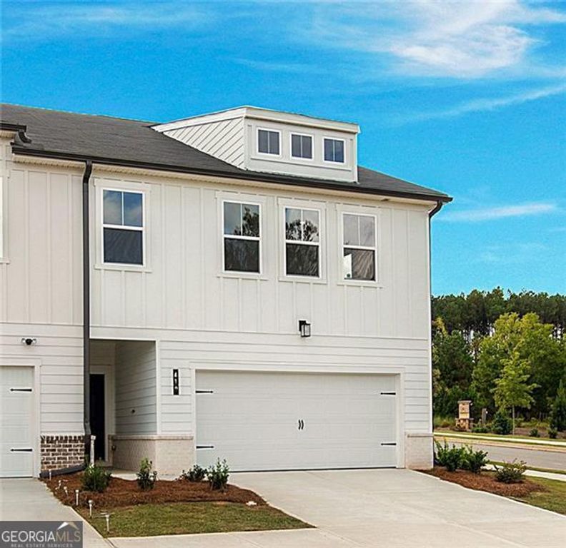 410 POINT PLACE Drive, Loganville, GA 30052