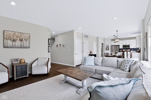 5521 Woods Pointe Drive, Mccordsville, IN 46055