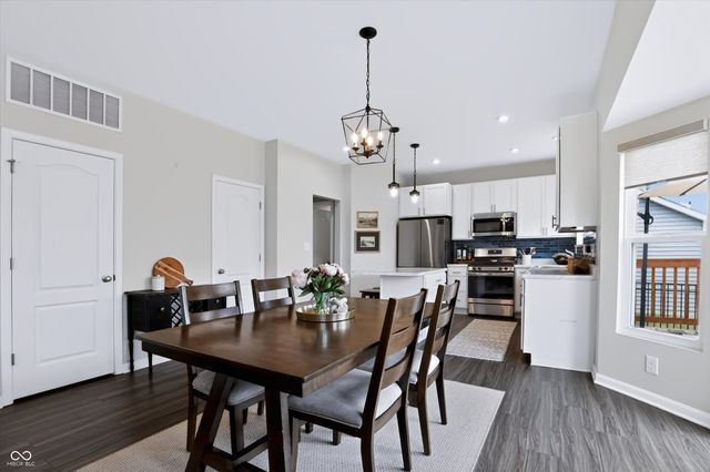 5521 Woods Pointe Drive, Mccordsville, IN 46055