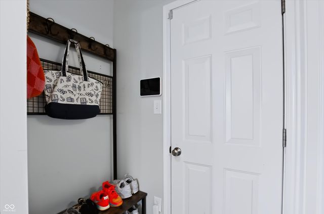 5521 Woods Pointe Drive, Mccordsville, IN 46055