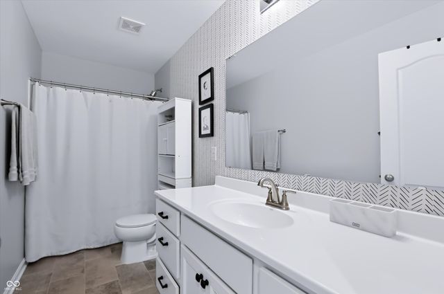 5521 Woods Pointe Drive, Mccordsville, IN 46055