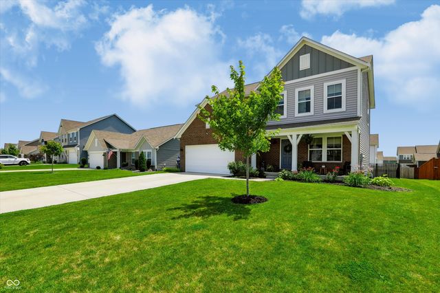 5521 Woods Pointe Drive, Mccordsville, IN 46055